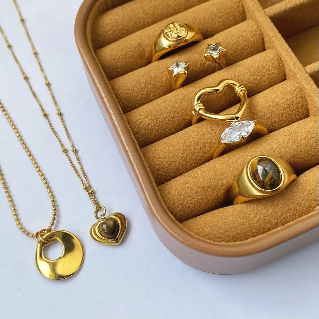 The Ultimate Guide to Styling Meideya’s Signature Rings & Necklaces